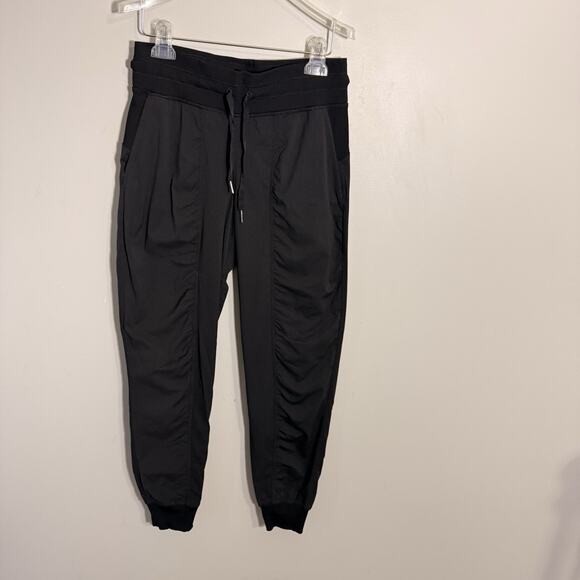 lululemon athletica Pants - Lululemon Dance Studio Jogger Size 6 Athleisure Black Pants Pockets